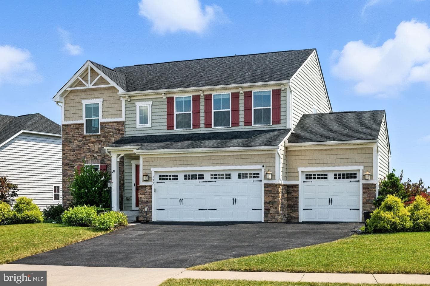 135 Skipper Drive photo 2