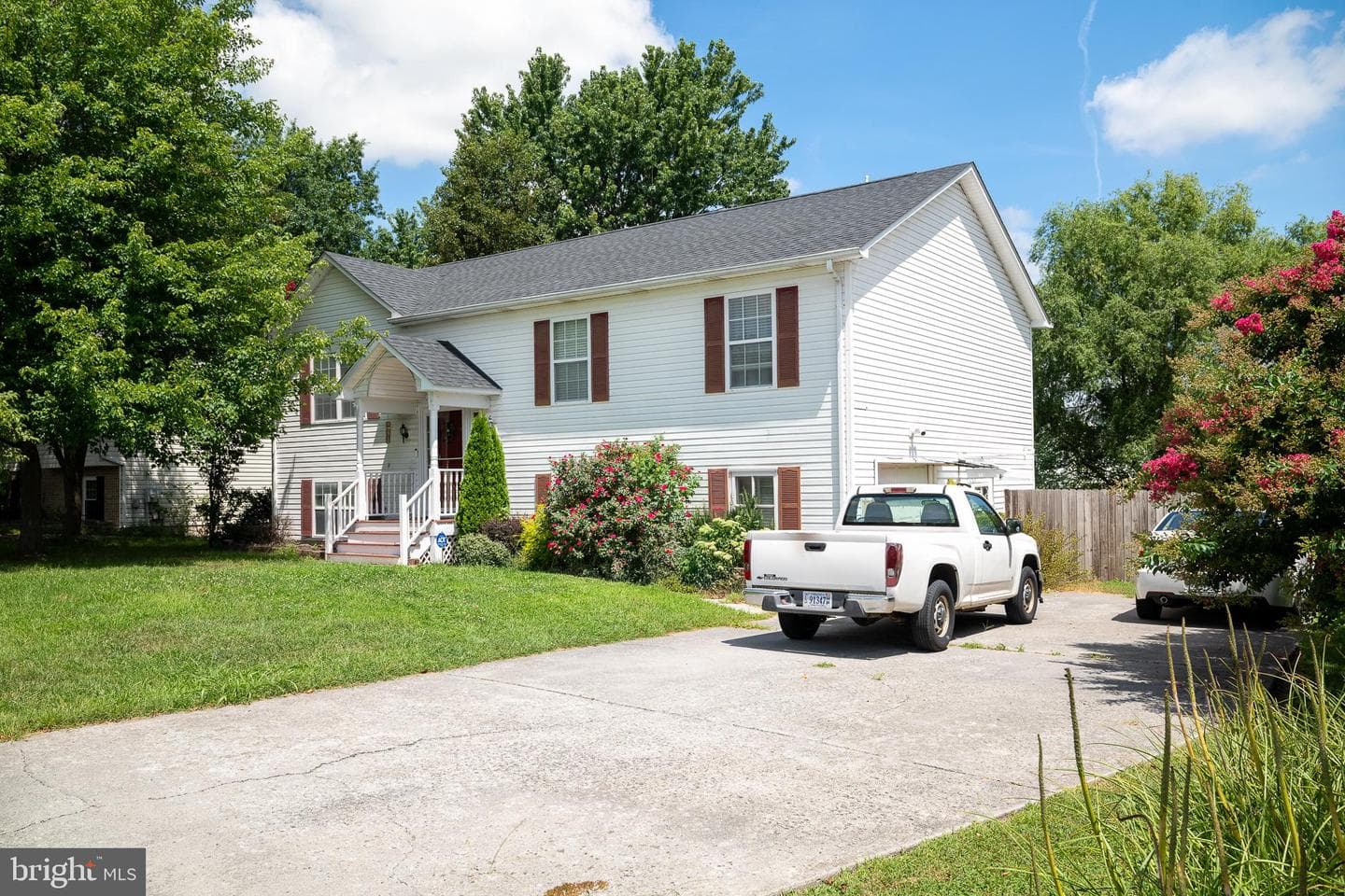 208 Ivory Drive photo 3