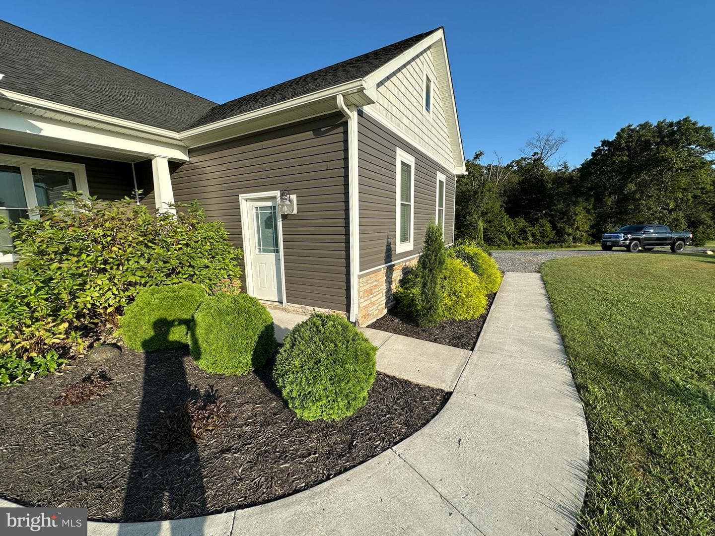 650 Gough Road photo 10