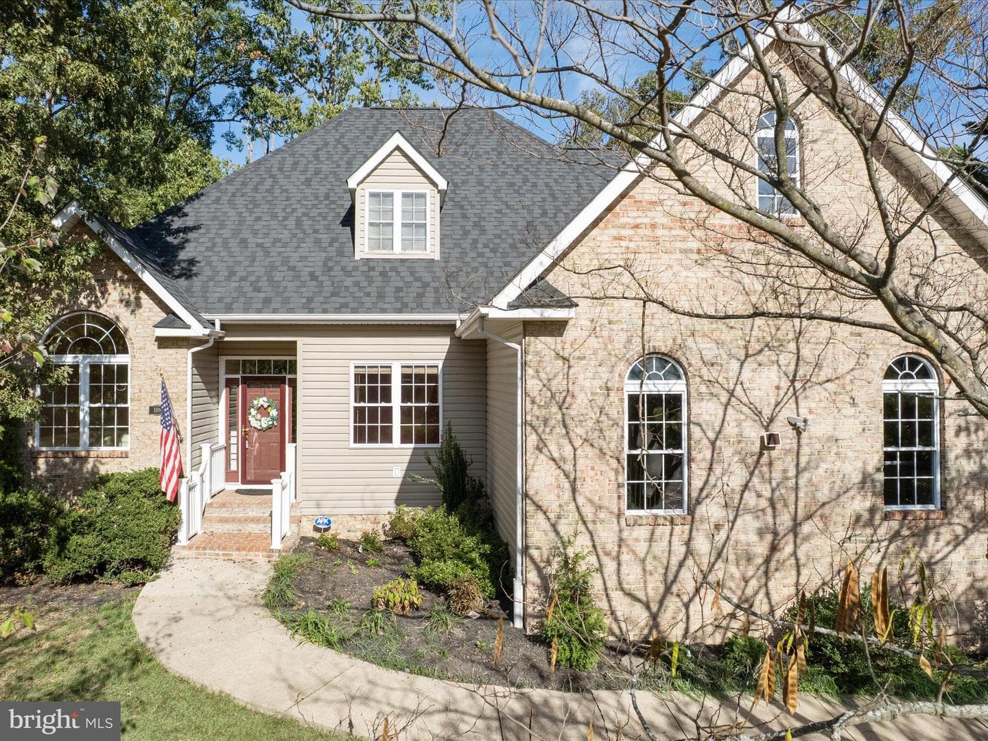 108 Kinross Drive photo 2