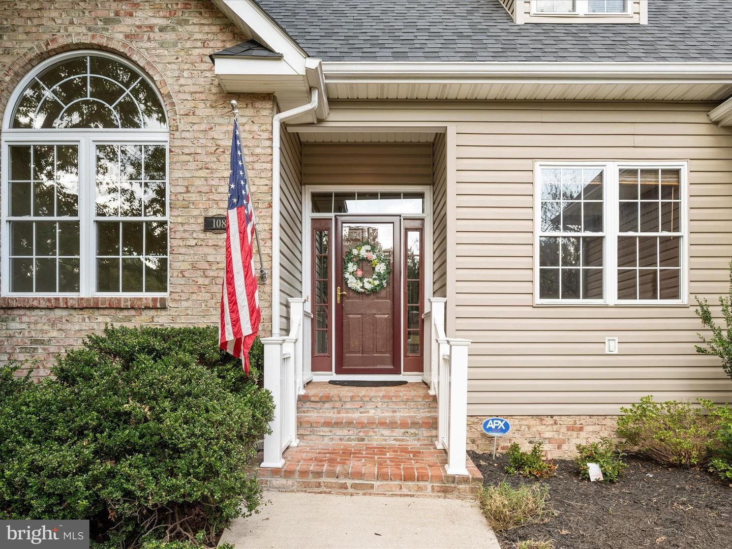 108 Kinross Drive photo 3