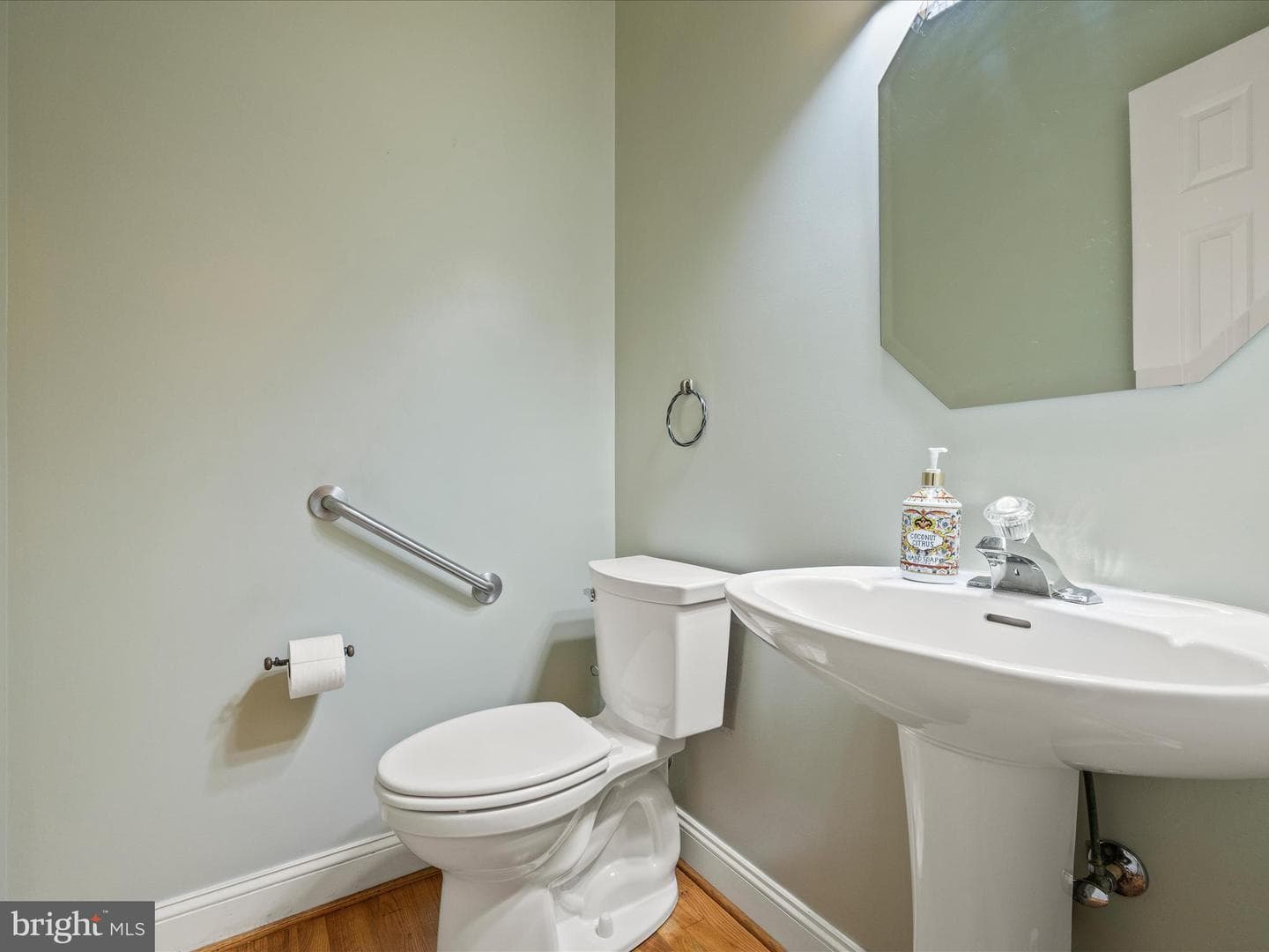 108 Kinross Drive photo 30