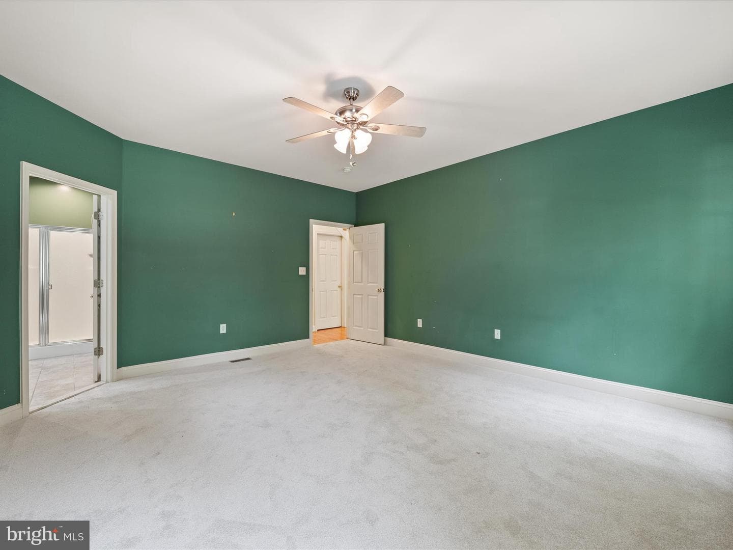 108 Kinross Drive photo 33