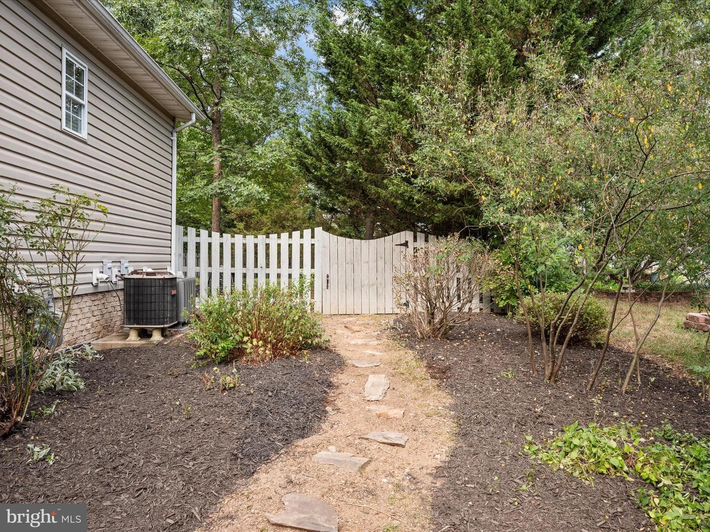 108 Kinross Drive photo 51