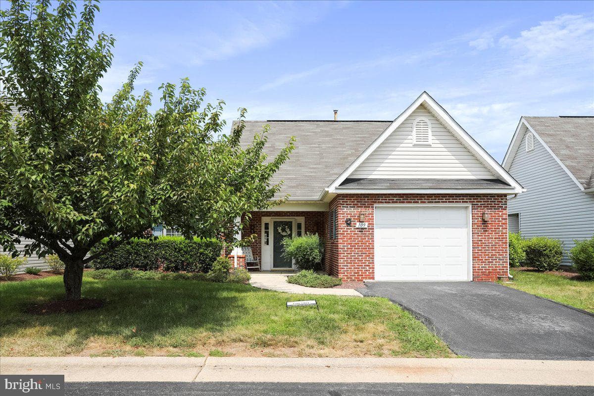 109 Cranberry Court photo 2