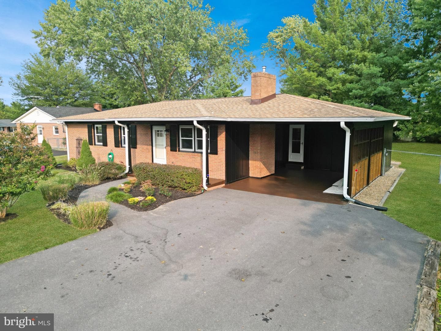 217 Fredericktowne Drive photo 3