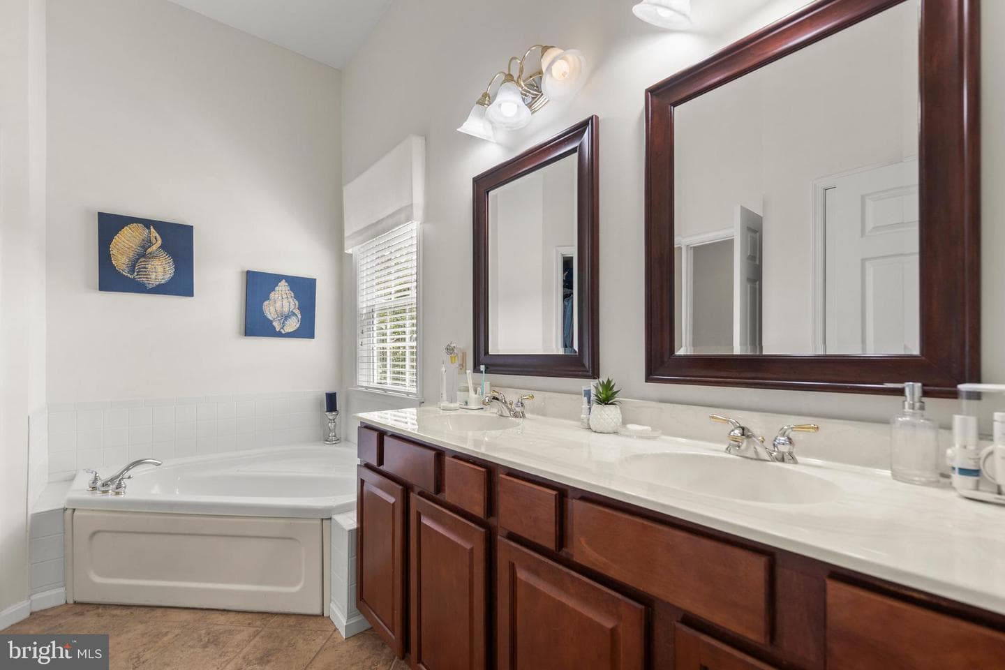 104 Skylark Court photo 28