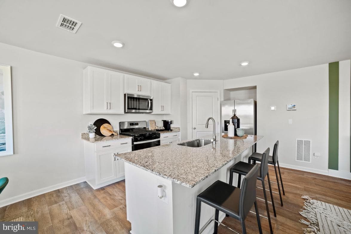 110 Charing Cross Drive photo 4