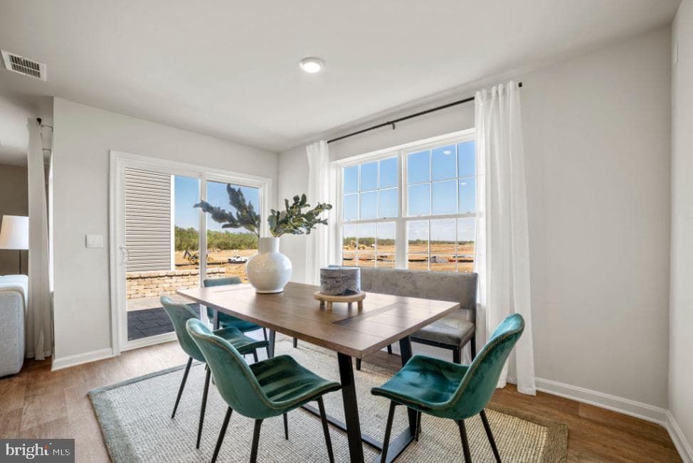 110 Charing Cross Drive photo 6