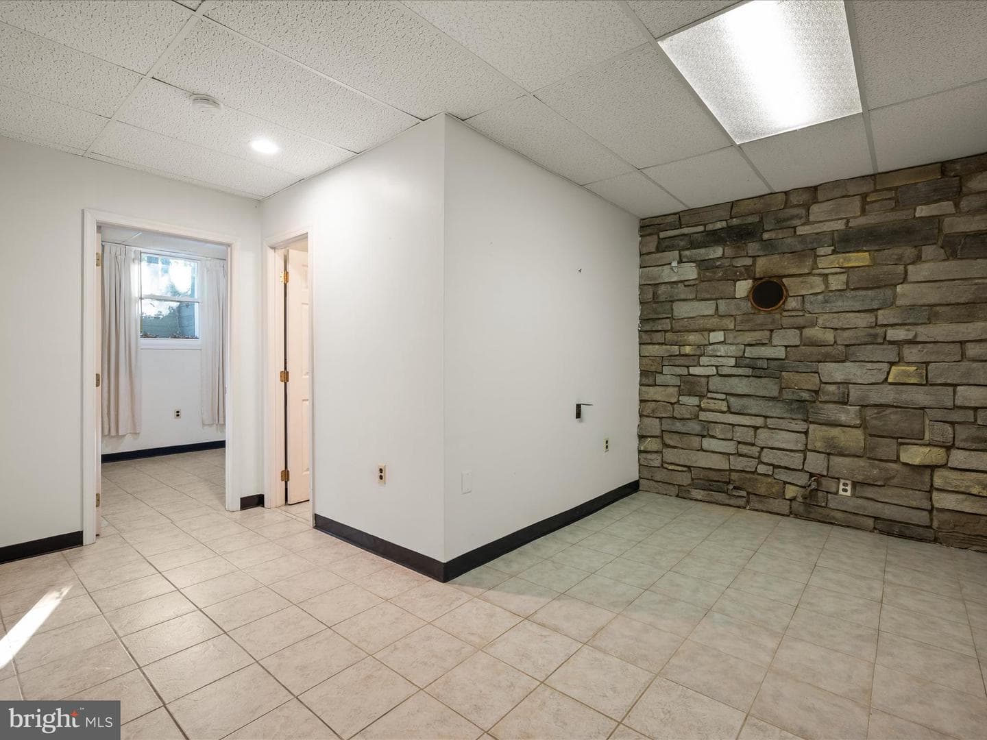 102 Divot Place photo 34