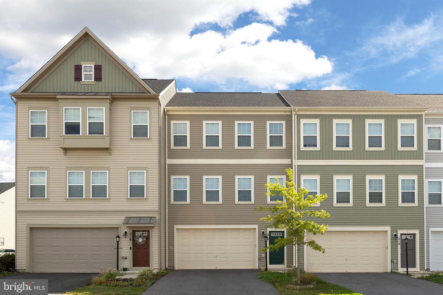216 Parkland Drive photo 1