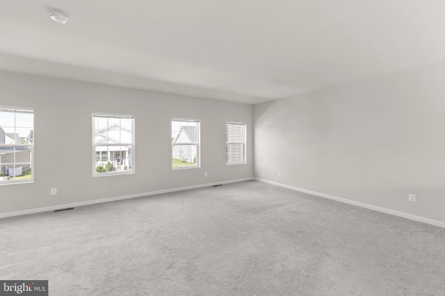 216 Parkland Drive photo 2