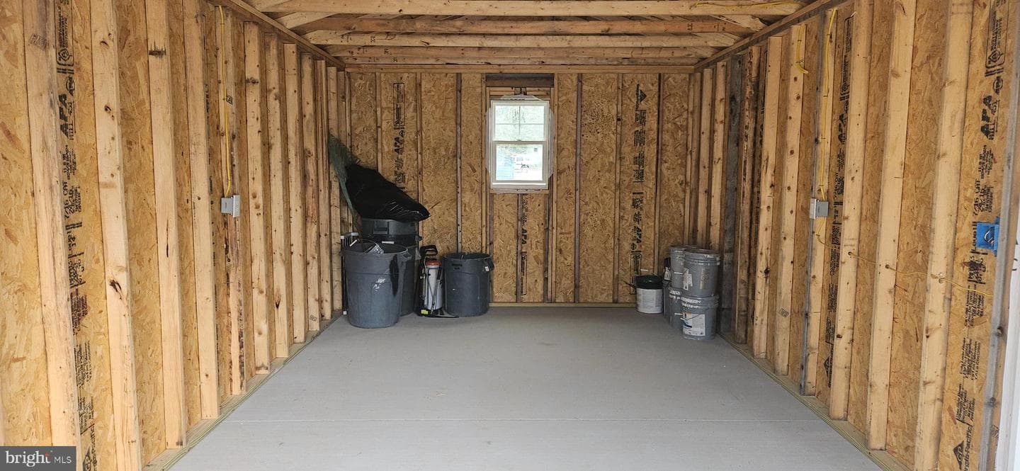 115 Robin Avenue photo 32