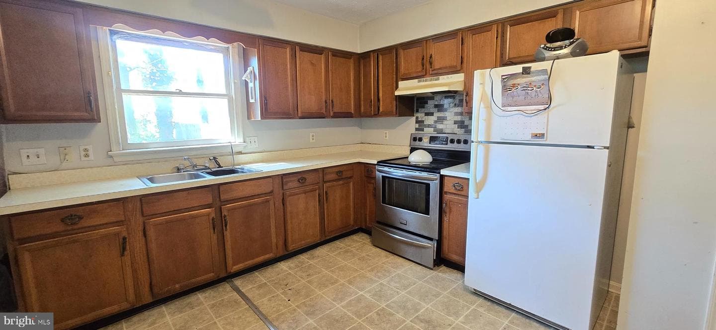 211 Brunswick Road photo 4