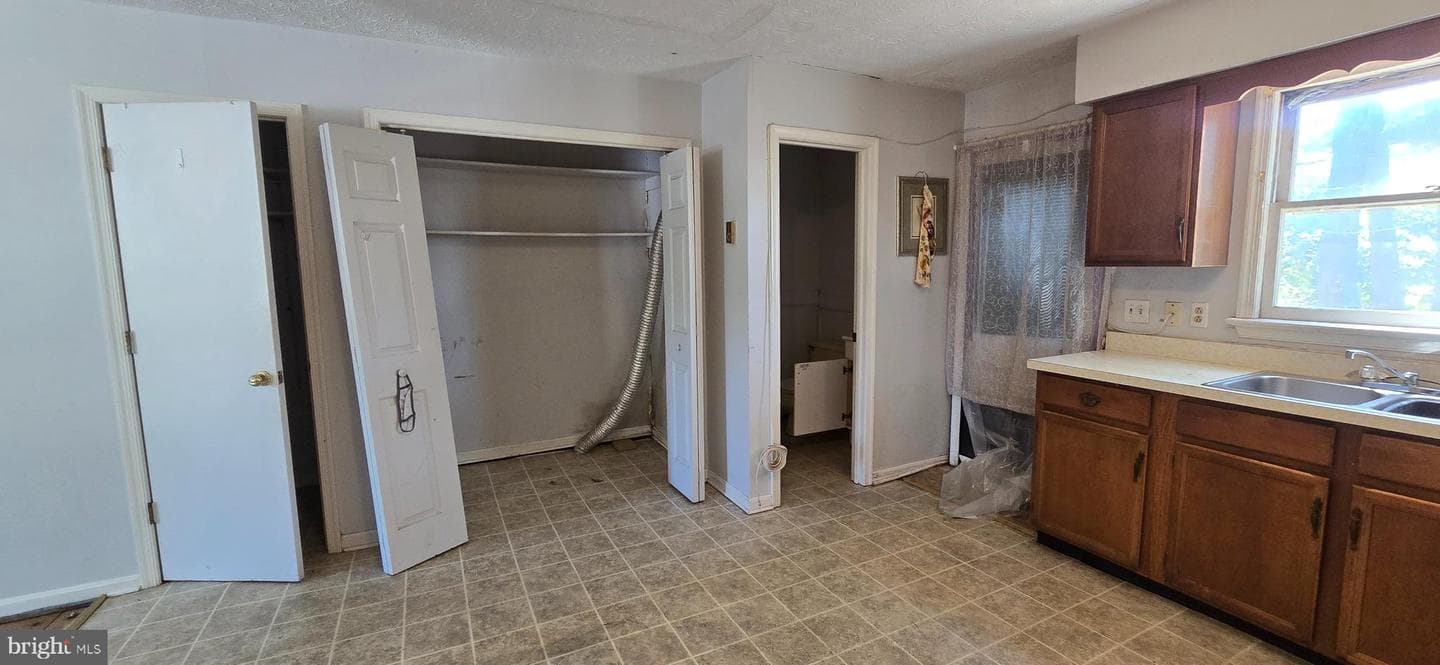211 Brunswick Road photo 6