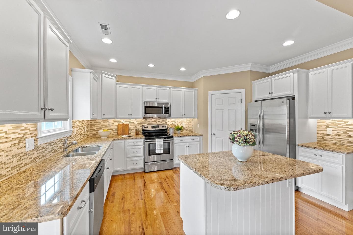 114 Harold Court photo 13