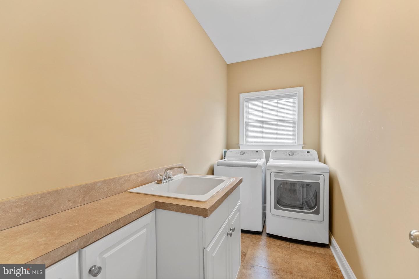 114 Harold Court photo 17