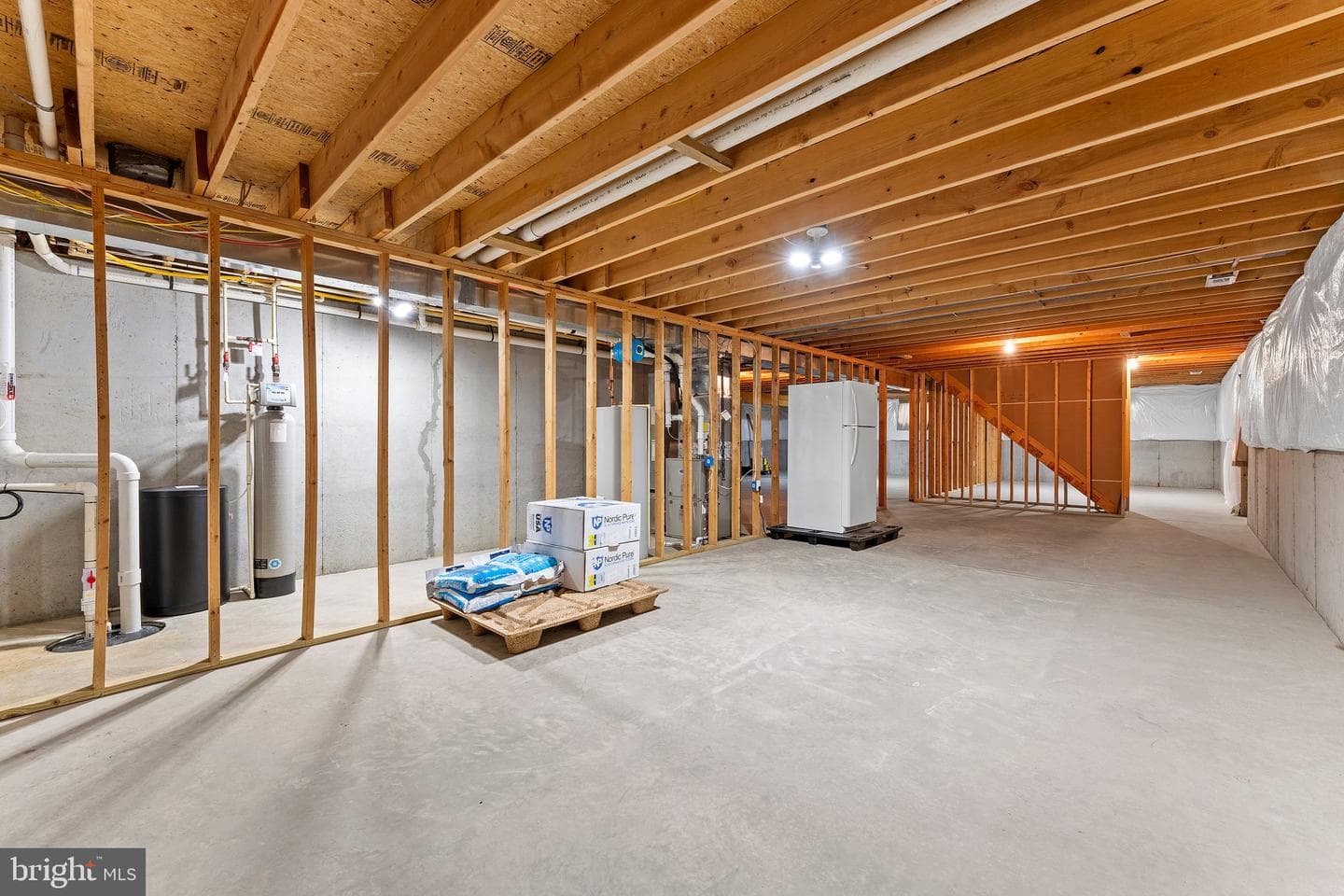114 Harold Court photo 35
