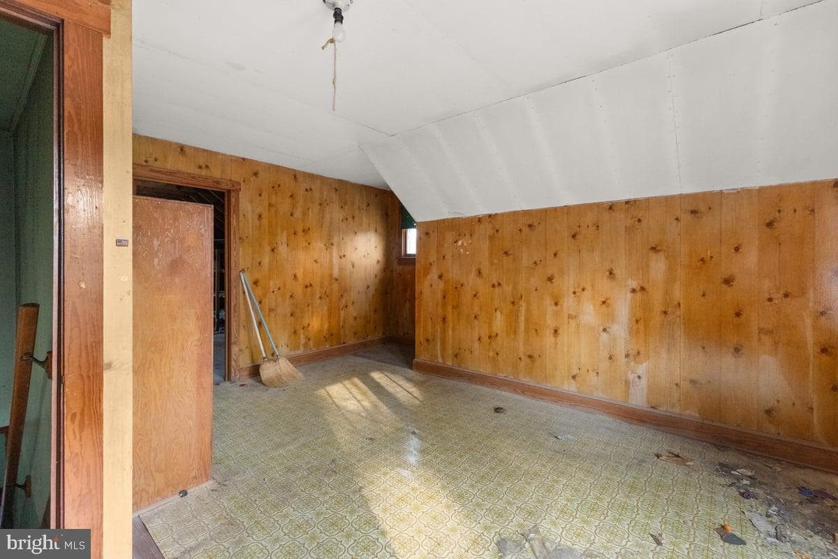 7189 Middle Road photo 15