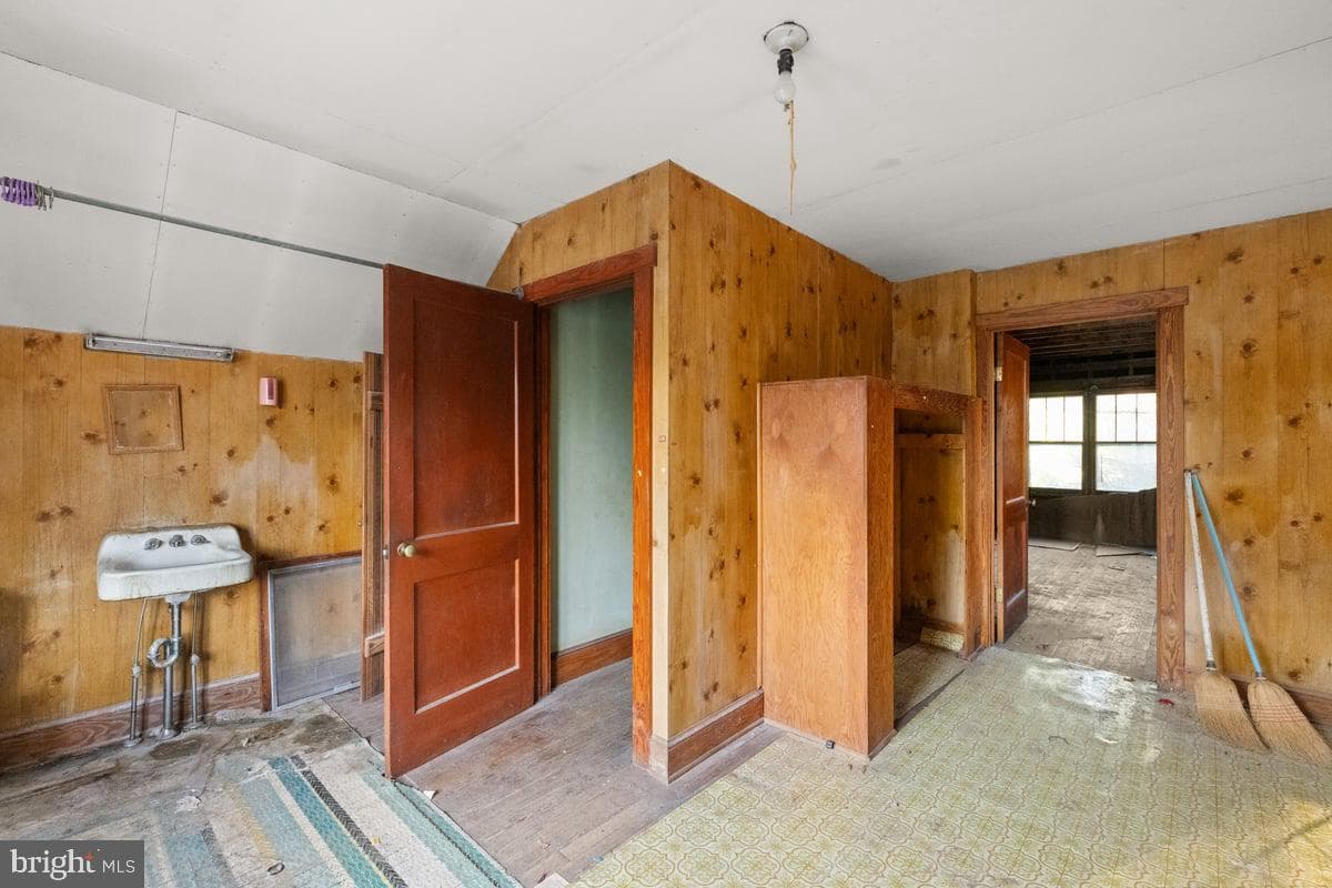 7189 Middle Road photo 16