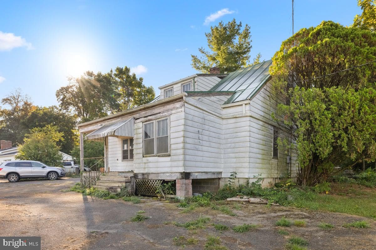 7189 Middle Road photo 2