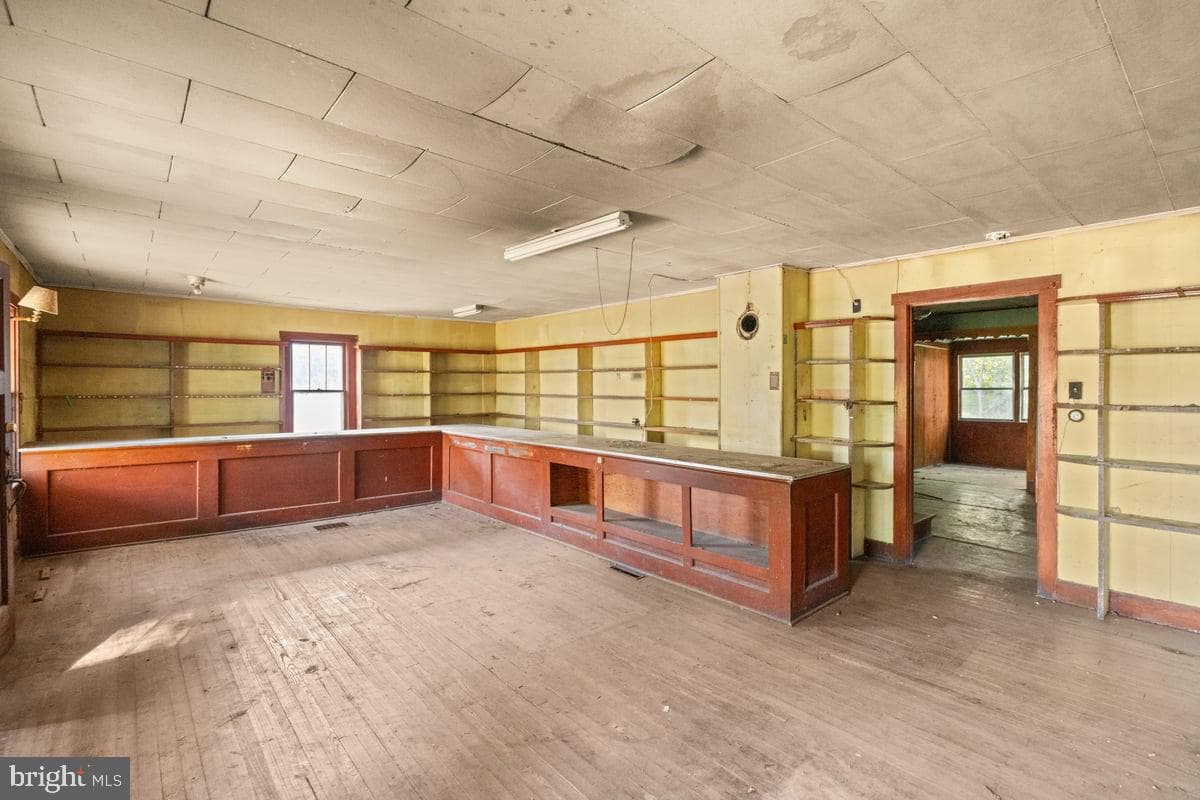 7189 Middle Road photo 4