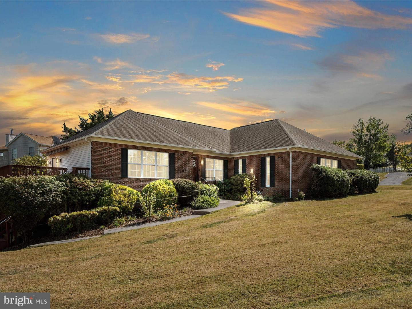 202 Senseny Glen Drive photo 2