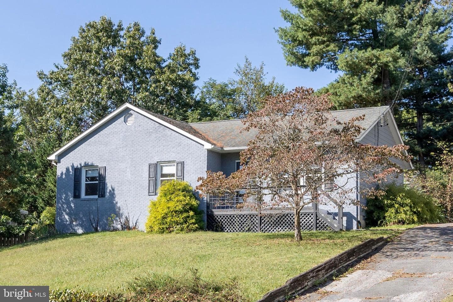 108 Fenwick Court photo 2