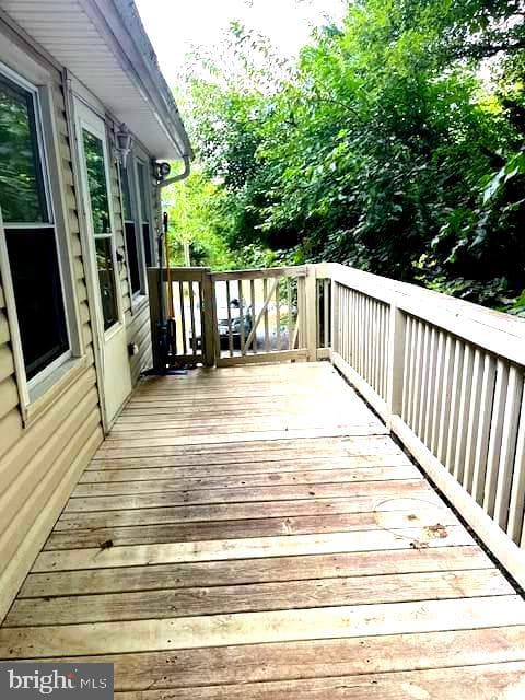 1033 Sunnyside Drive photo 7