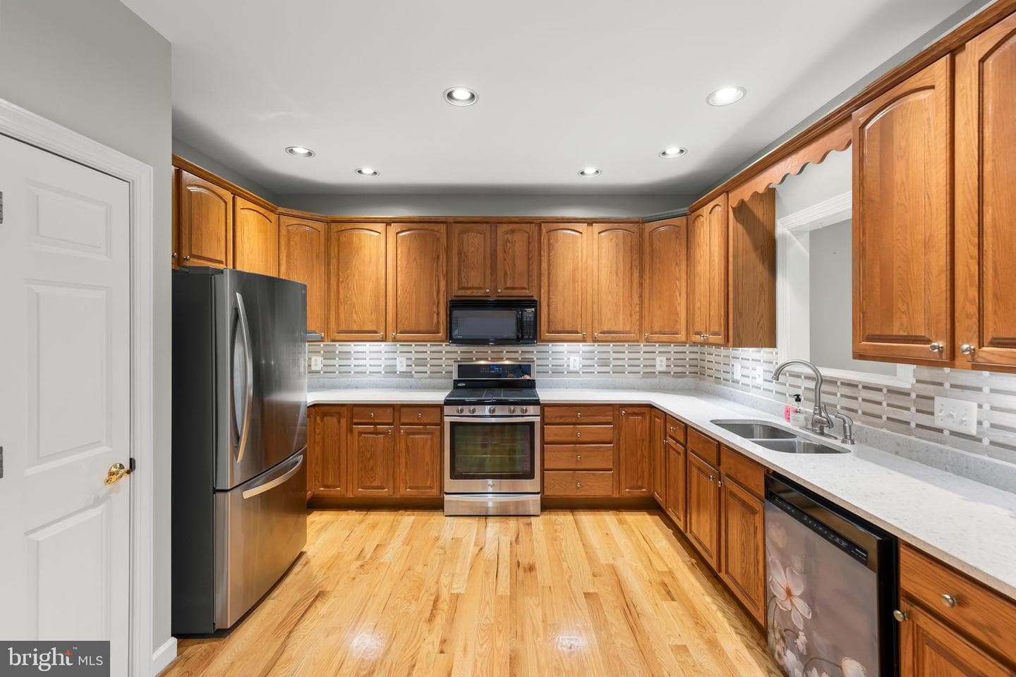 223 Cavalry Drive photo 20
