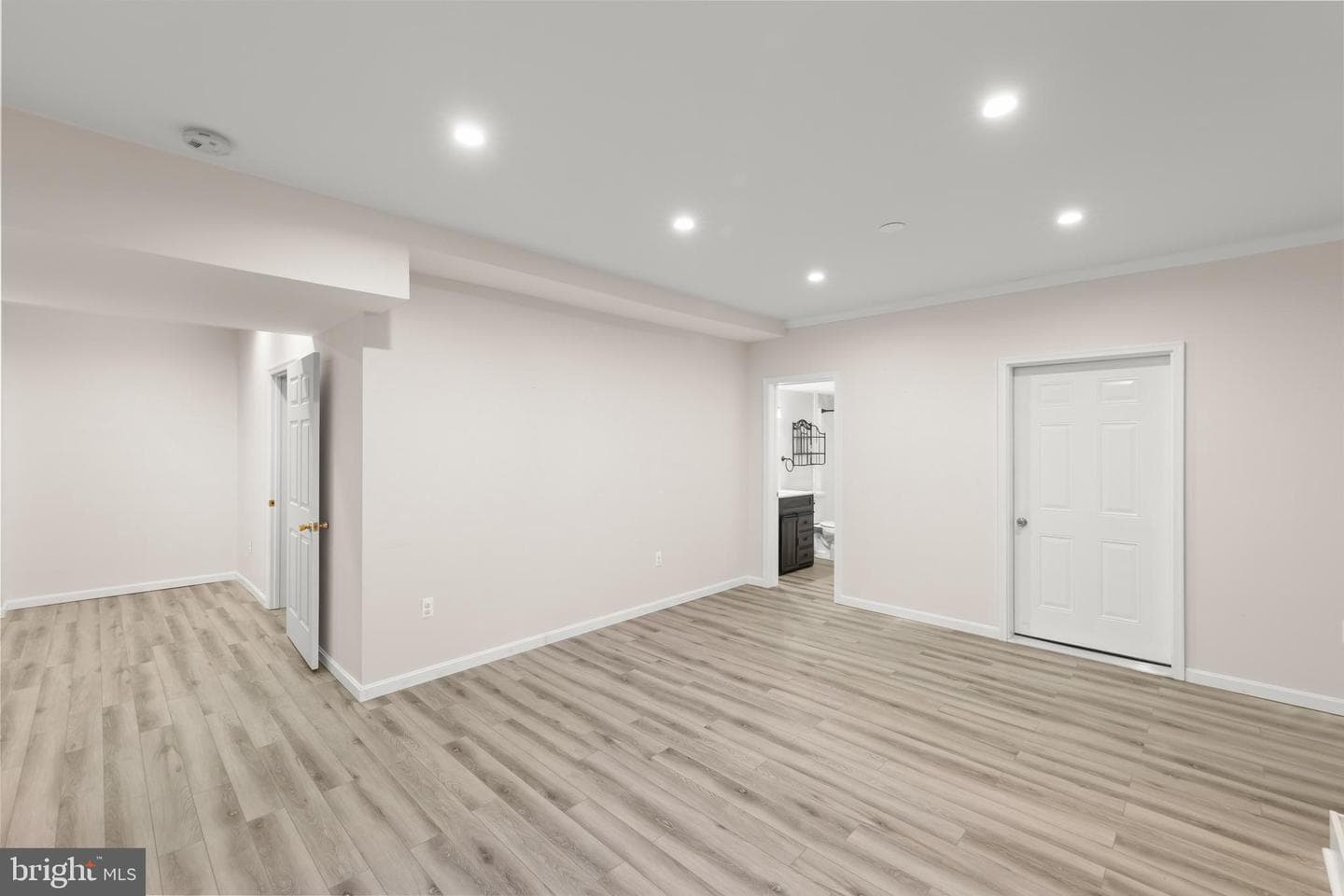 223 Cavalry Drive photo 43