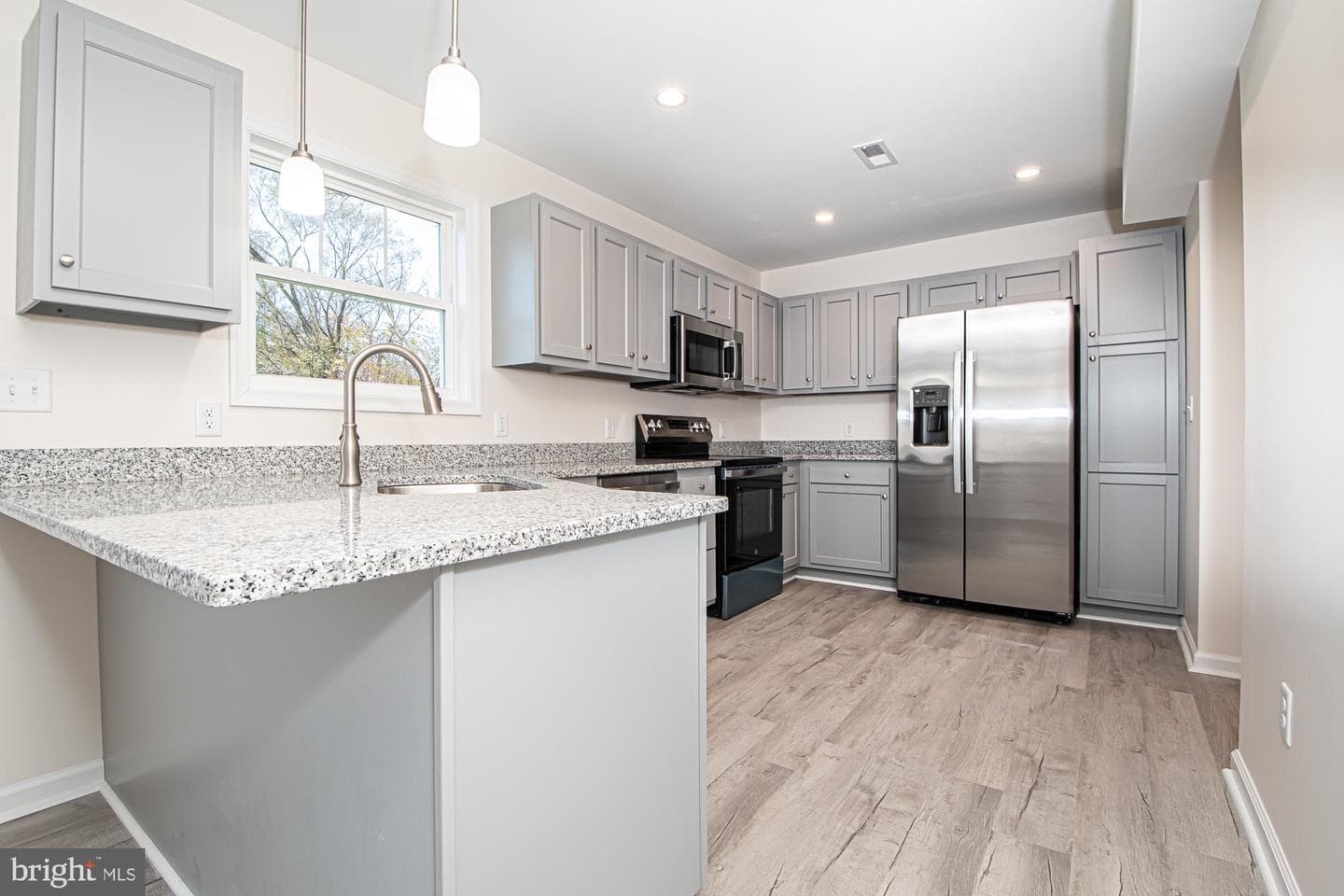 713 Ross St photo 18
