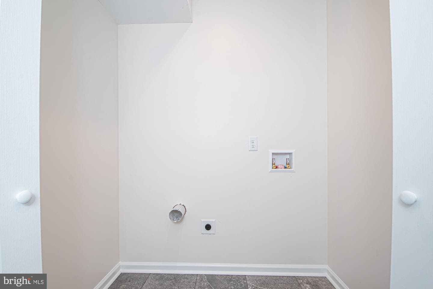 713 Ross St photo 38