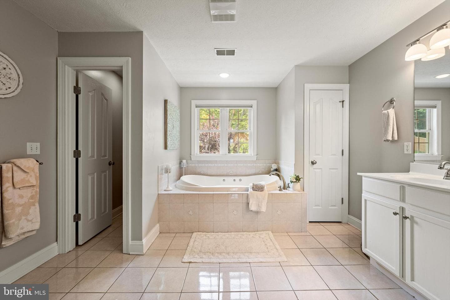 137 Stonebrook Road photo 31