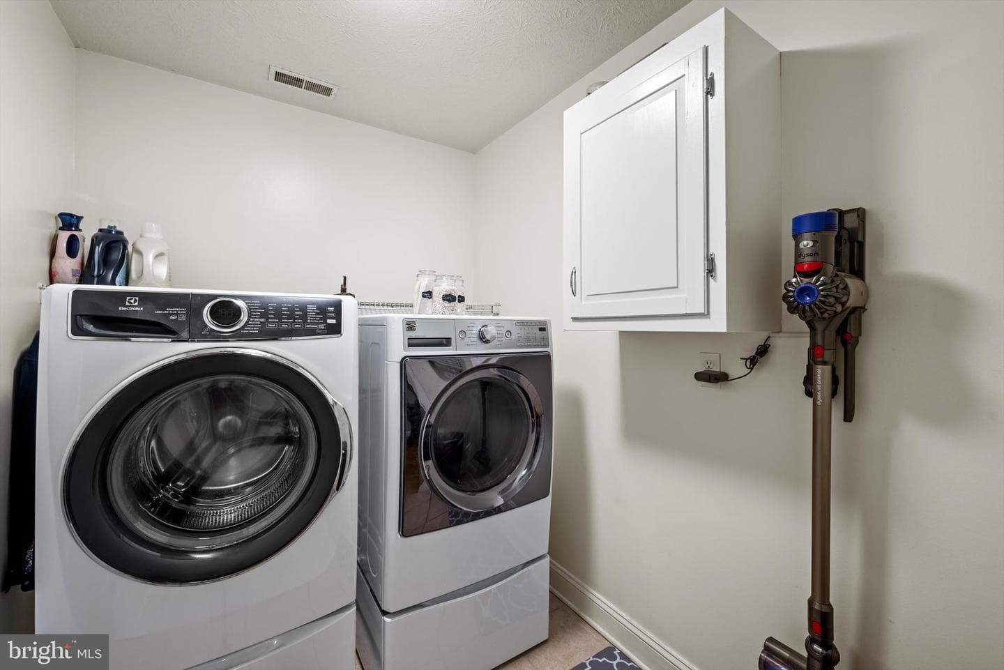 137 Stonebrook Road photo 34