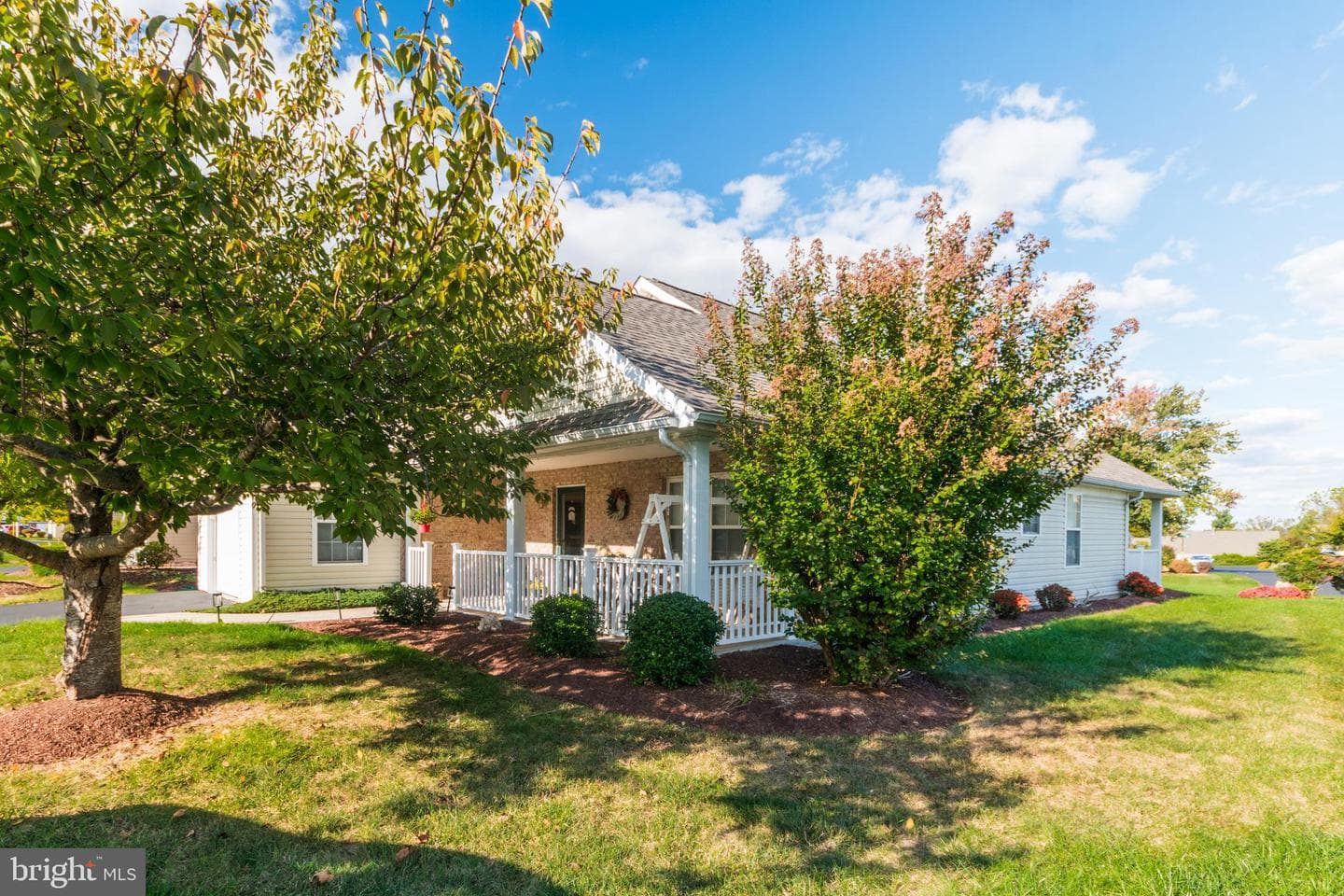 221 Crestwood Lane photo 5
