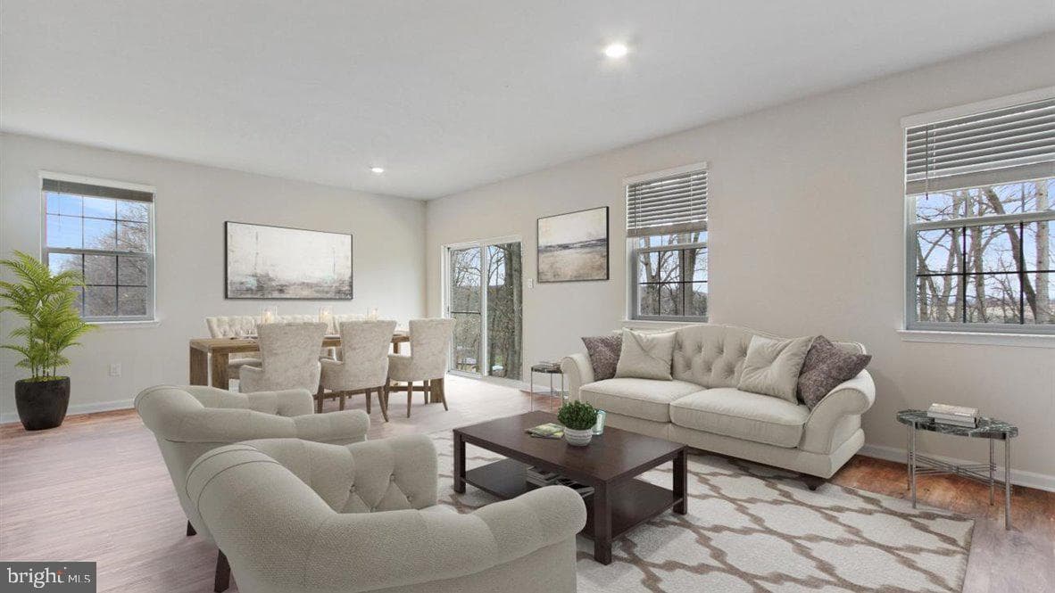 121 Woodford Drive photo 9