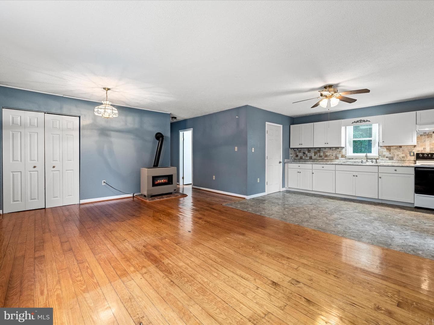 220 Chestnut Grove Road photo 17