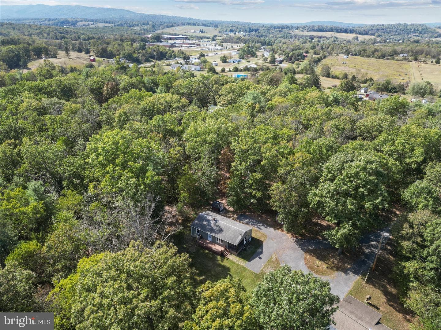 220 Chestnut Grove Road photo 3