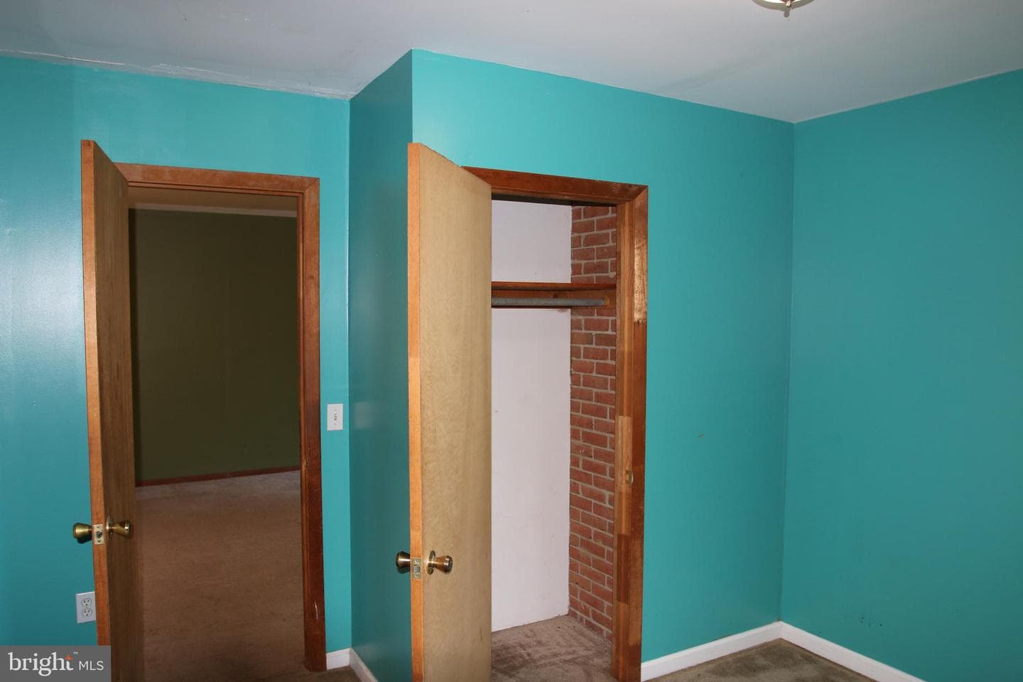 859 Brush Creek photo 35