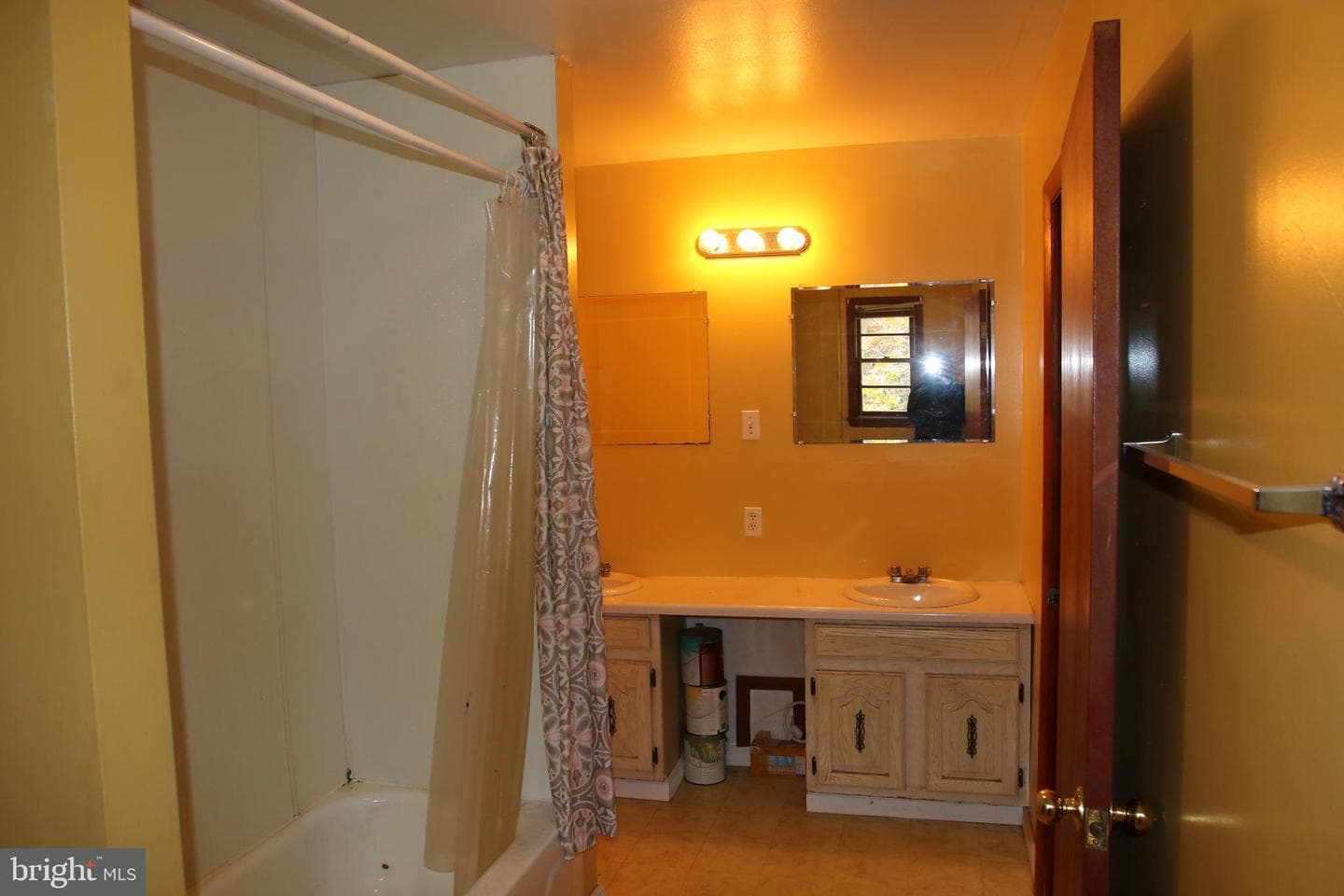 859 Brush Creek photo 39