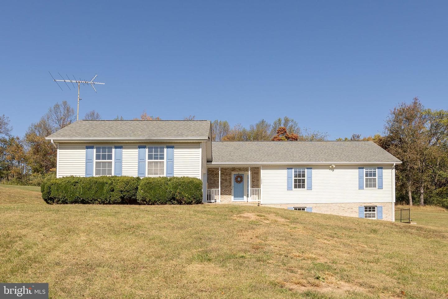1039 Hiatt Road photo 1