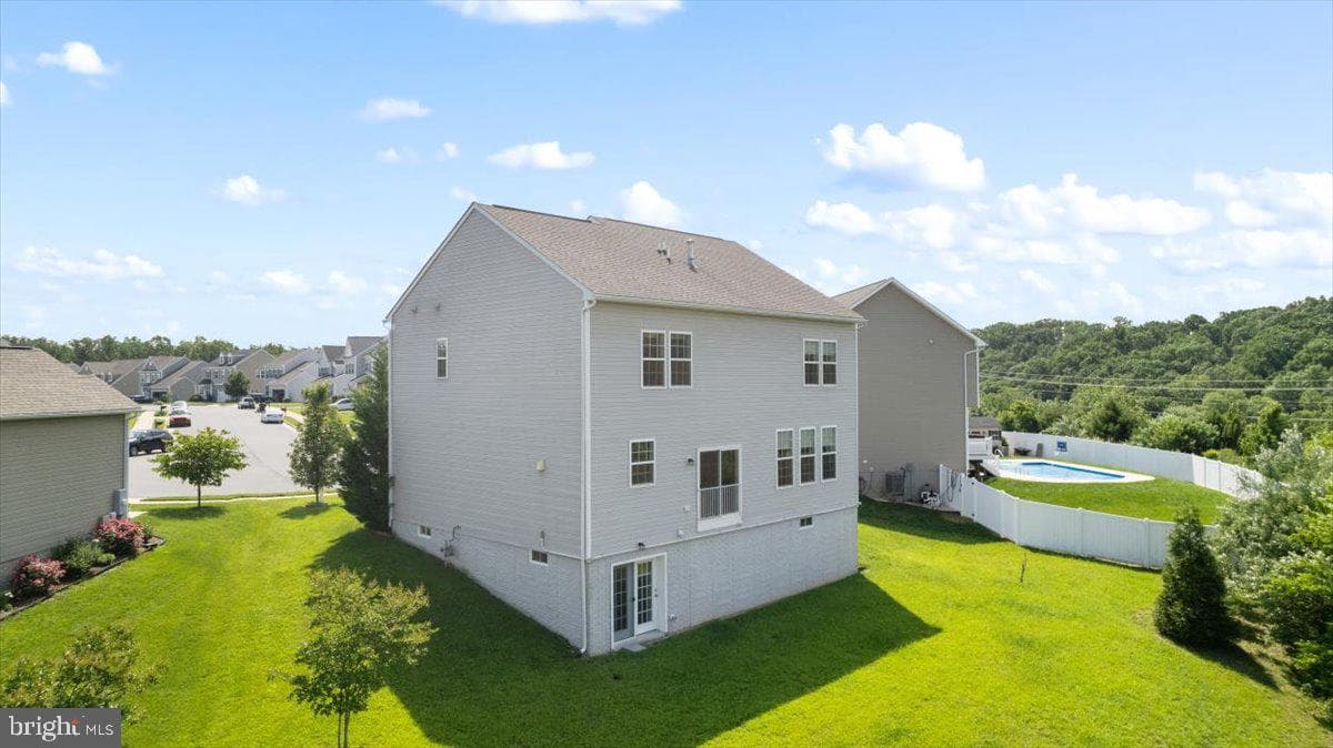 100 Taylor Court photo 34