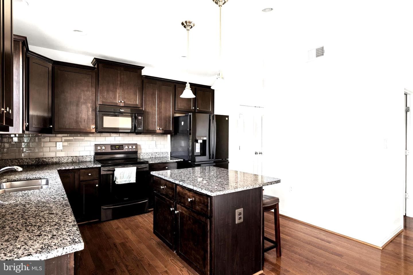 100 Taylor Court photo 7