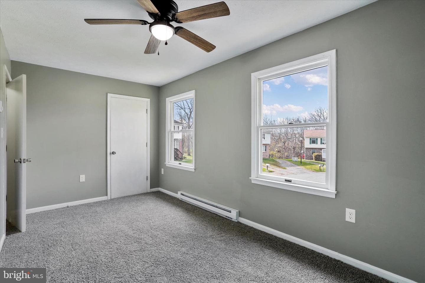 127 Woodridge Court photo 16