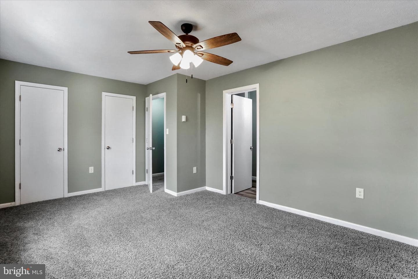 127 Woodridge Court photo 20
