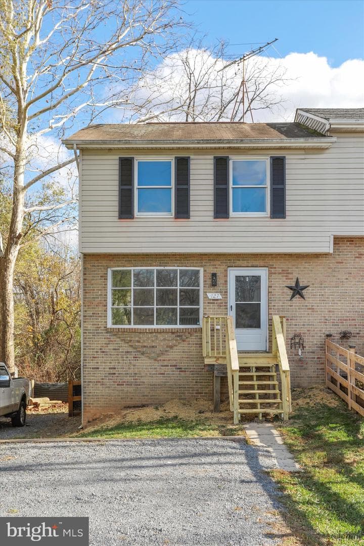 127 Woodridge Court photo 25