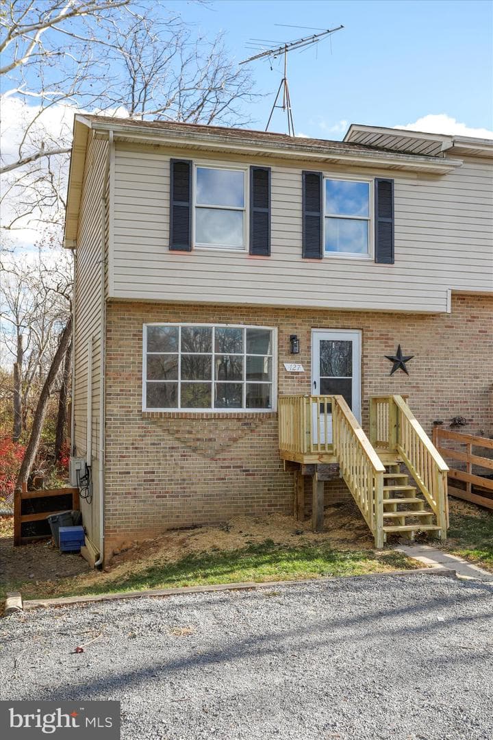 127 Woodridge Court photo 26