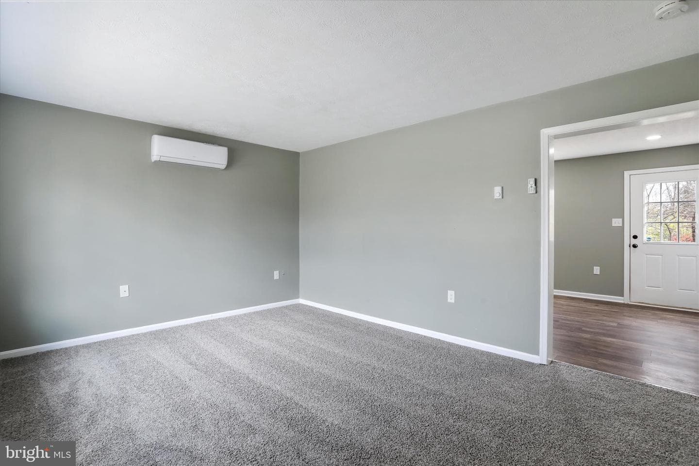 127 Woodridge Court photo 3