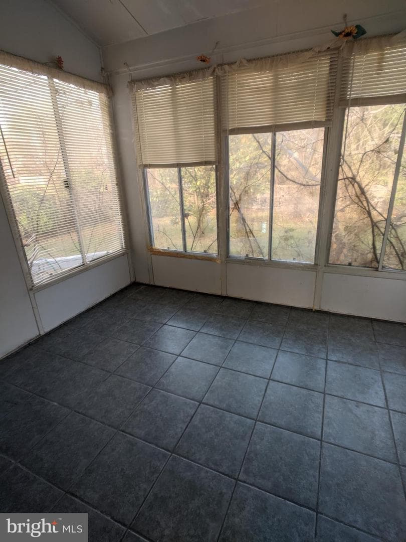 106 Patrick Place photo 32